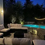 Willa Des 5 Mondes Piscine Et Billard 10 Pers Treillières