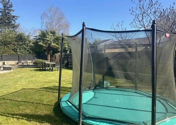 Des 5 Mondes Piscine Et Billard 10 Pers * Treillières