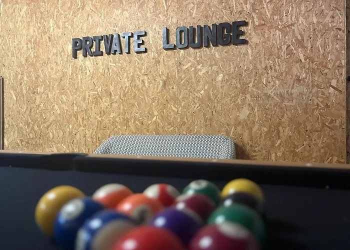 فيلة Des 5 Mondes Piscine Et Billard 10 Pers Treillières