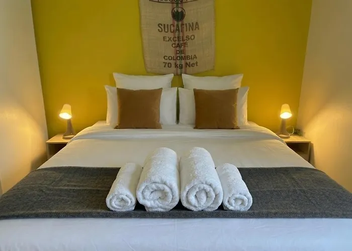 Des 5 Mondes Piscine Et Billard 10 Pers Villa Treillières