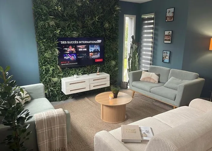 Des 5 Mondes Piscine Et Billard 10 Pers Villa Treillières