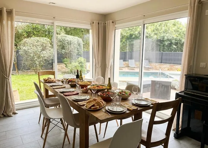 Des 5 Mondes Piscine Et Billard 10 Pers *